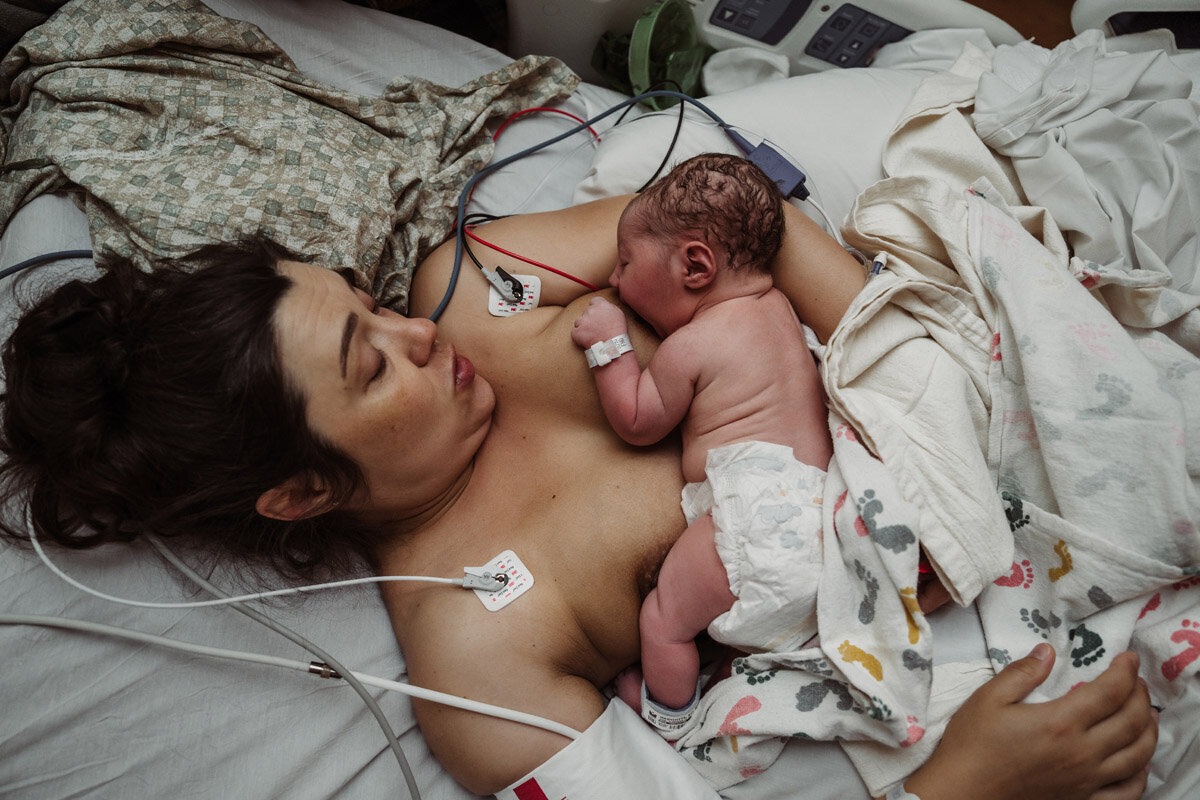 cesarean-birth-photography-natalie-broders-d-108