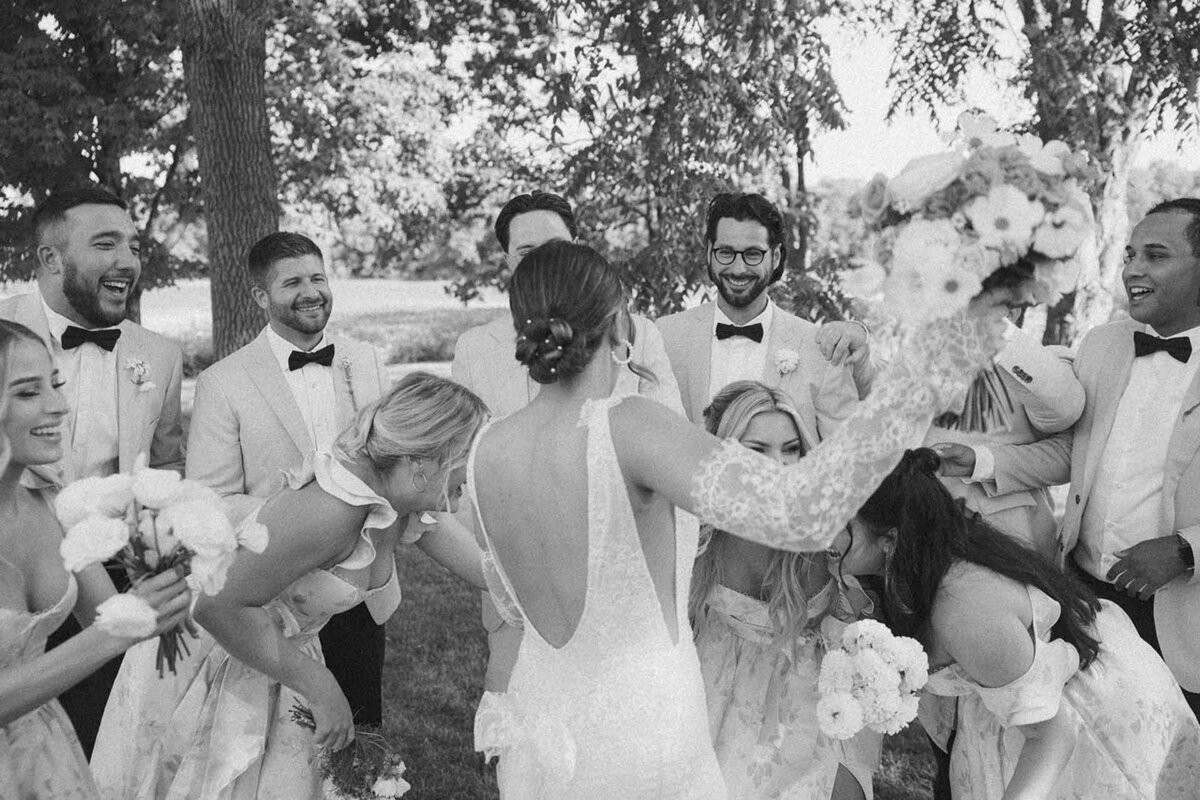 LUVIA_Elopement_Photographer_And_VIdeography_Team31