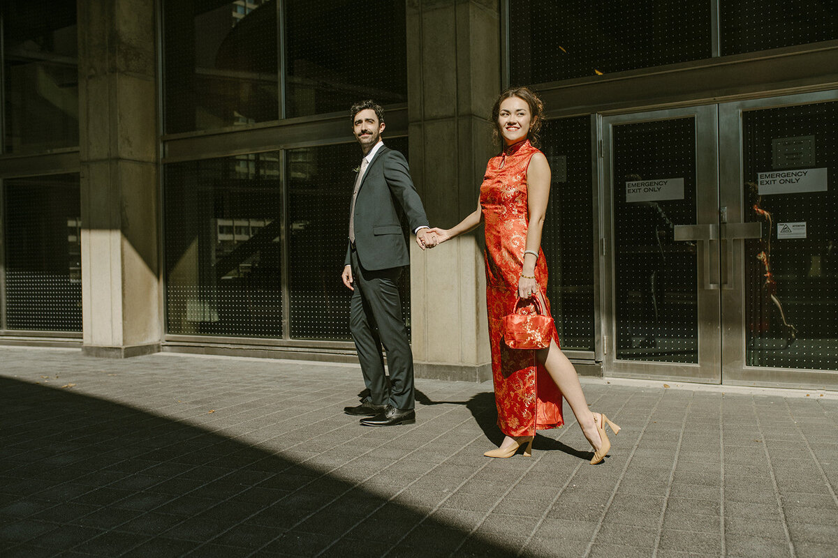 toronto-city-elopement-city-hall-ttc-subway-sugar-beach-fun-romantic-sumer-wedding-2740