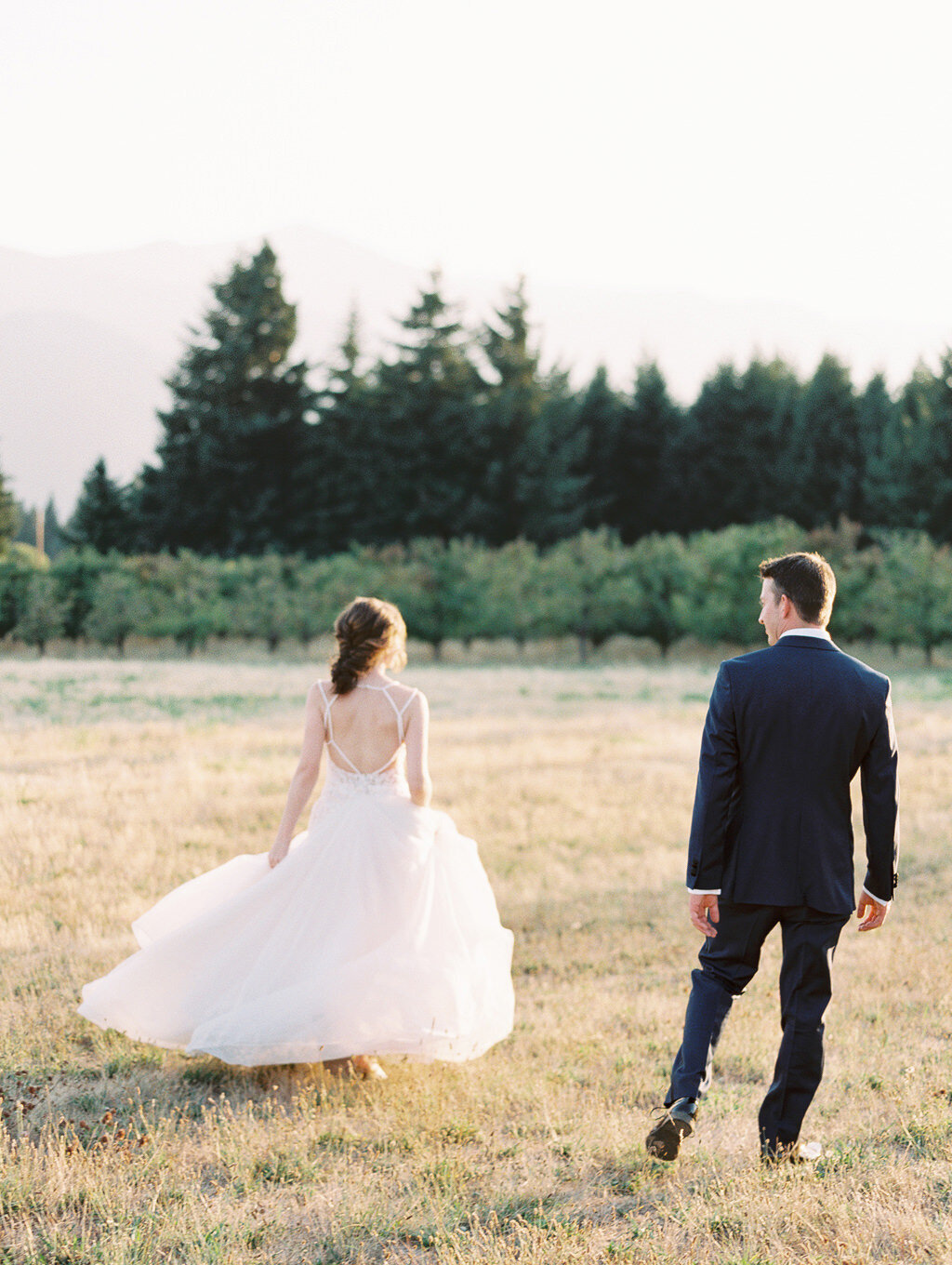 Gorge Crest Vineyard Washington Summer Wedding Ball Photo Co PNW Fine Art Film Wedding Photographer-30