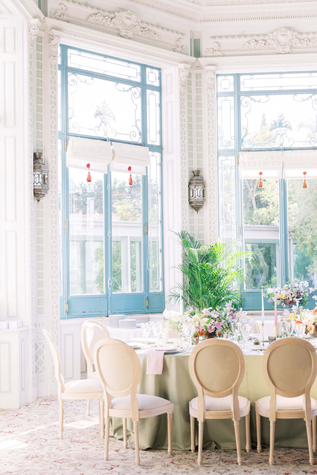 wedding-portugal-lisbon-palace-splendida-weddings-elegant-reception-with-florals