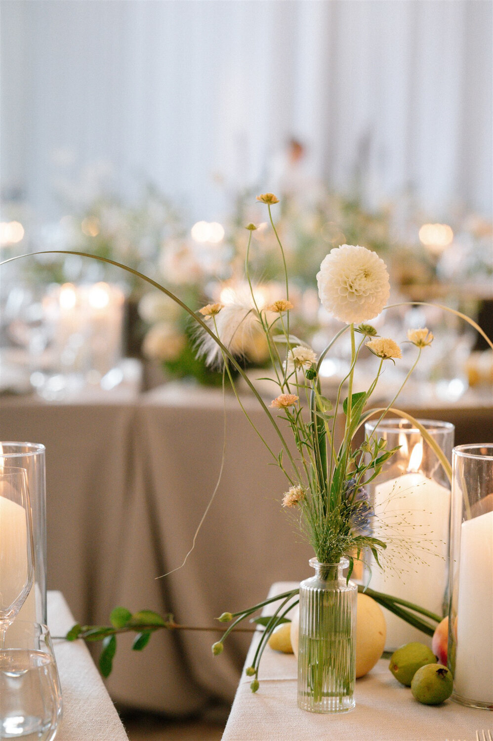 modern-elegant-wildflower-wedding-centerpiece-four-seasons