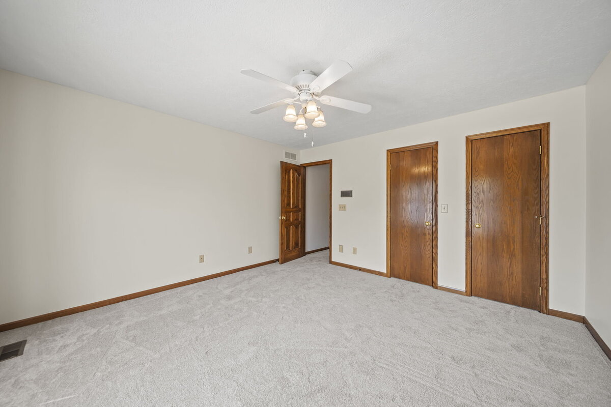 62-web-or-mls-A7405593