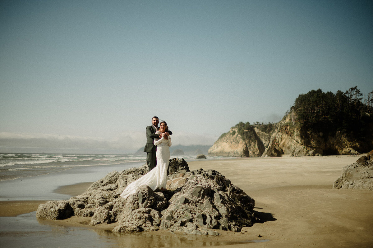 377 Cannon Beach Elopement Photographer_Wedding at Cannon Beach_Hug Point Elopement_Erica & Nate-1585_websize