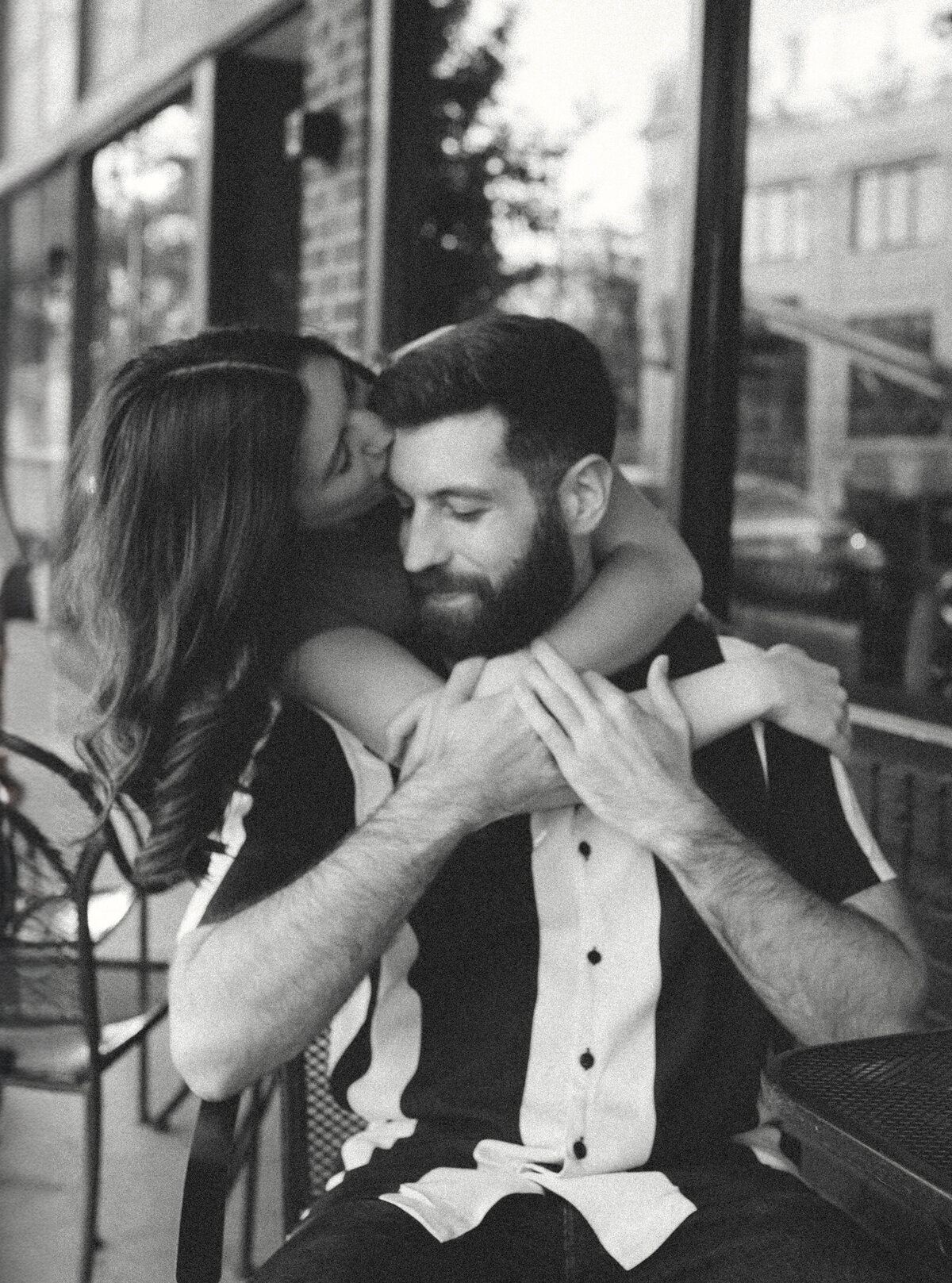 Columbia-Missouri-Engagement-Session-Downtown-Pizza-Date.00005