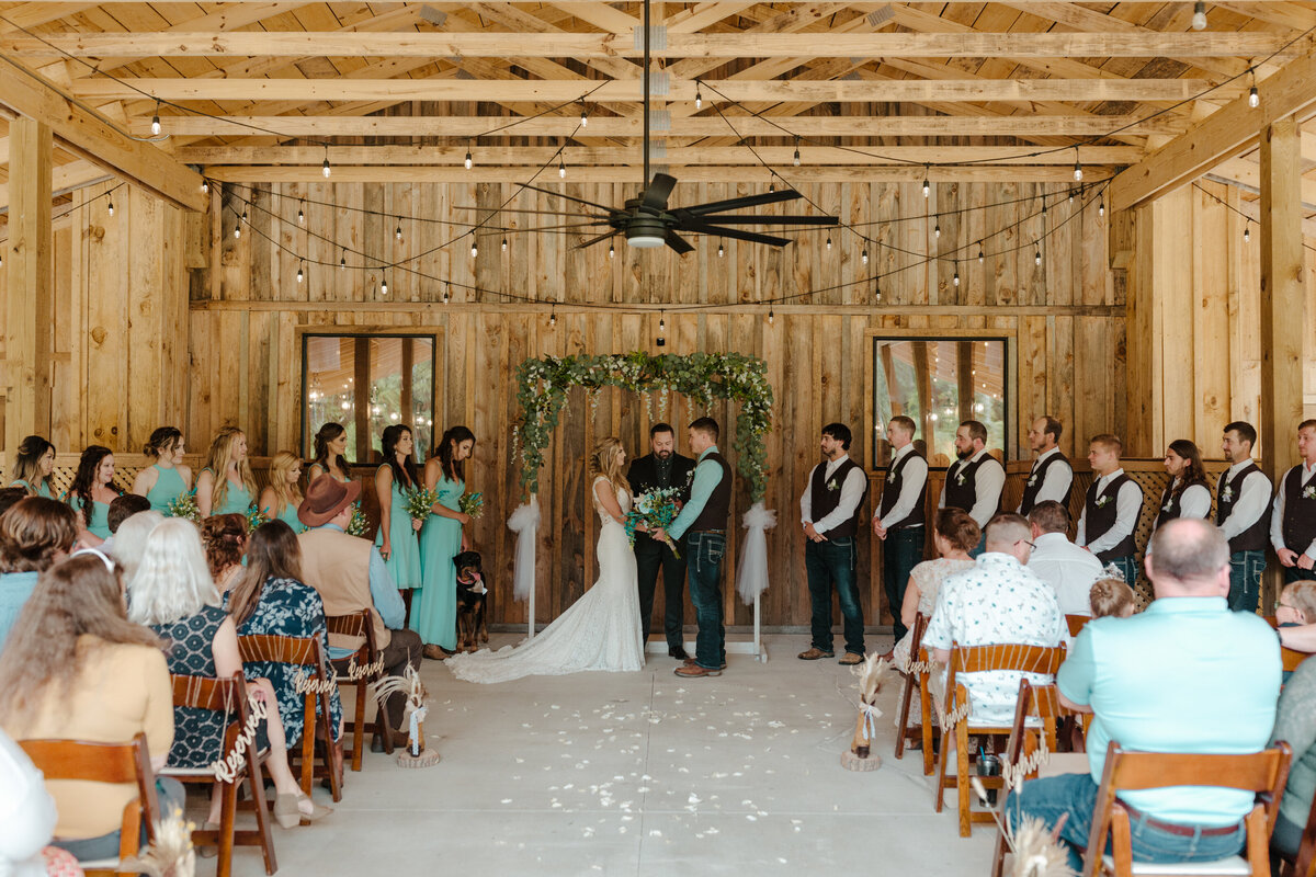 colorado-wedding-photographer-in-soddy-daisy-tennessee-at-mountain-heights-venue-near-nashville-horse-dog-lake-barn-201