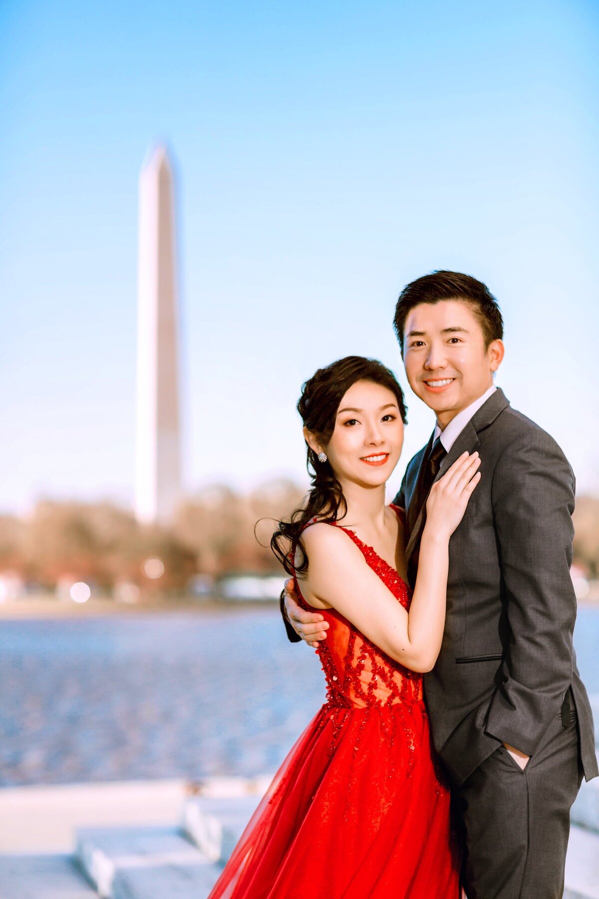 dmv婚纱婚礼造型 红色礼服新娘和灰色西装新郎