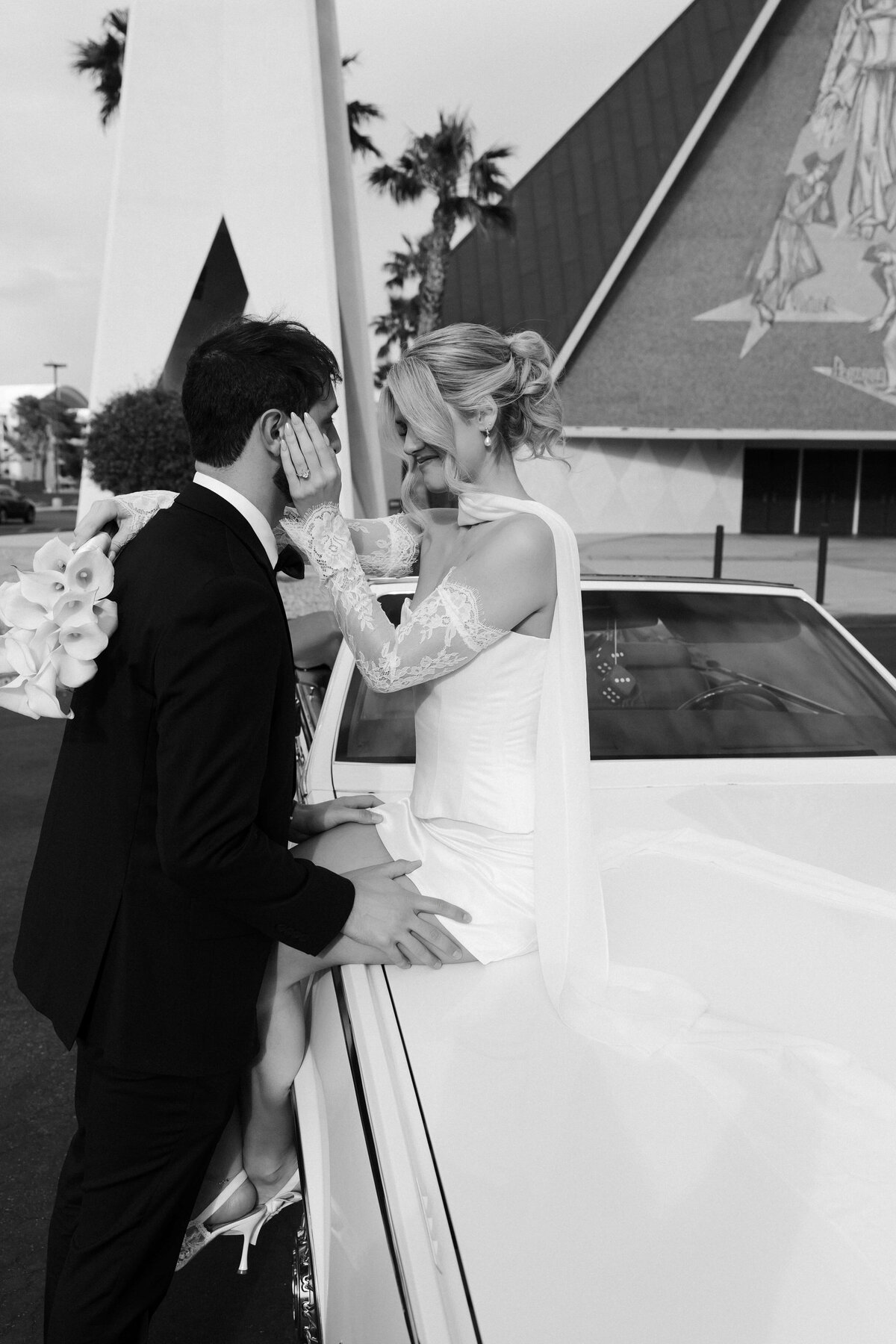 70_riskyexposure_maddie-noah_las-vegas-elopement-photography