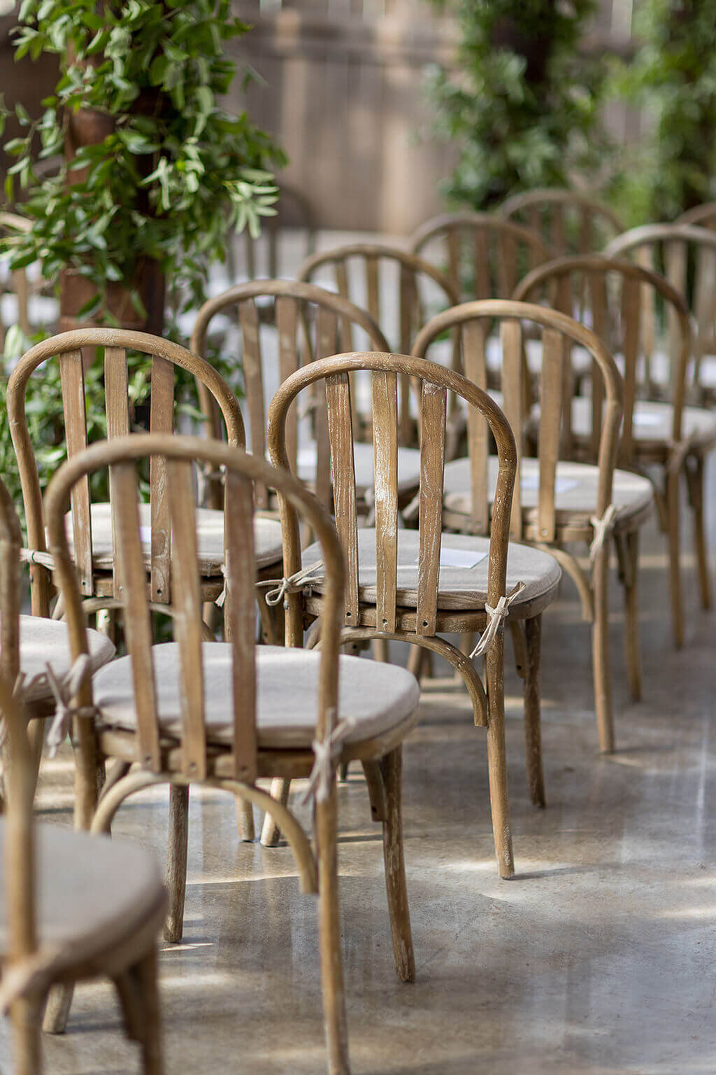 12.elegant-barn-wedding-greenery-gold-modern-vintage-events-southall-meadows