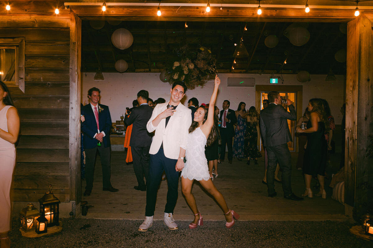 toronto-wedding-photographer-compass-rose-suites-christine-lim-065