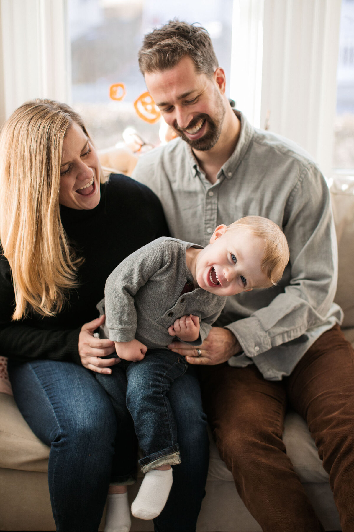 candid-natural-boston-newborn-family-photographer-zev-fisher-033