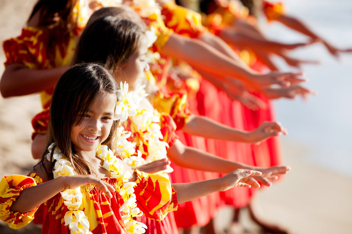 picture of Hawaiian girl dancing hula