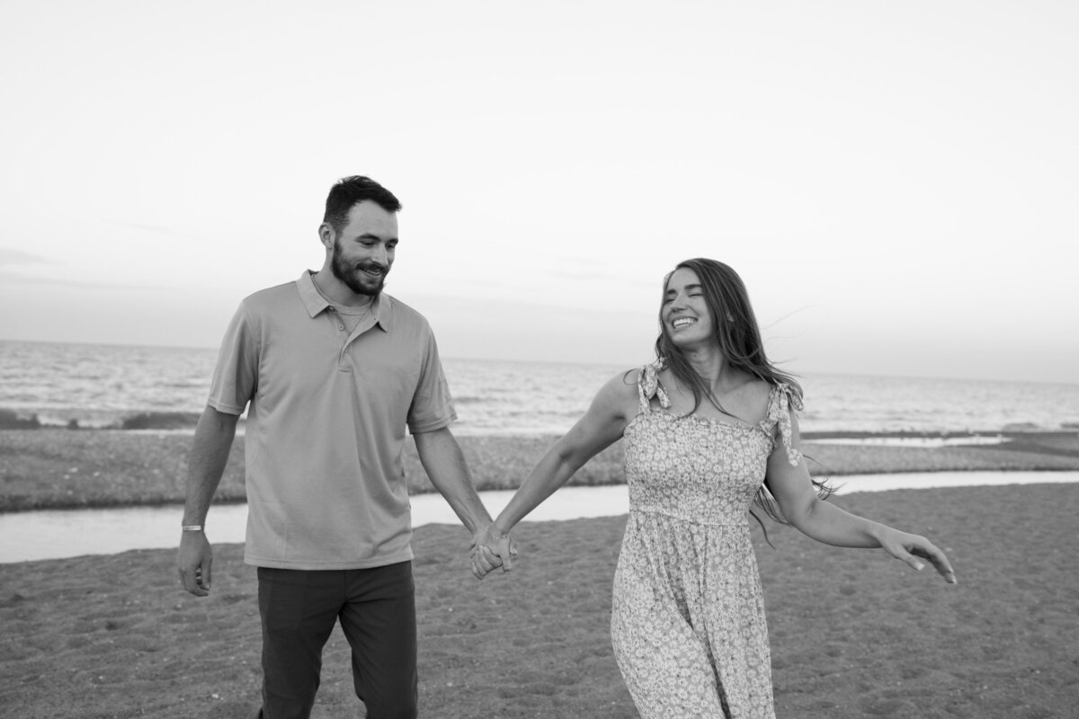 Engagement-Photos-Lake-Michigan-Milwaukee-6