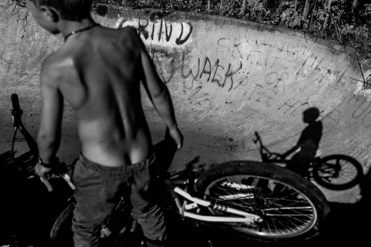 worlds-best-doucmentary-photographer-kirsten-lewis007