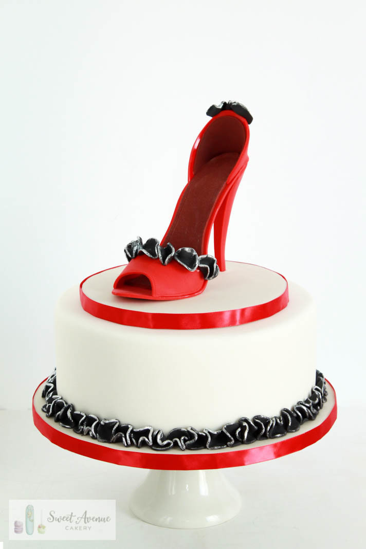 red stiletto shoe cake