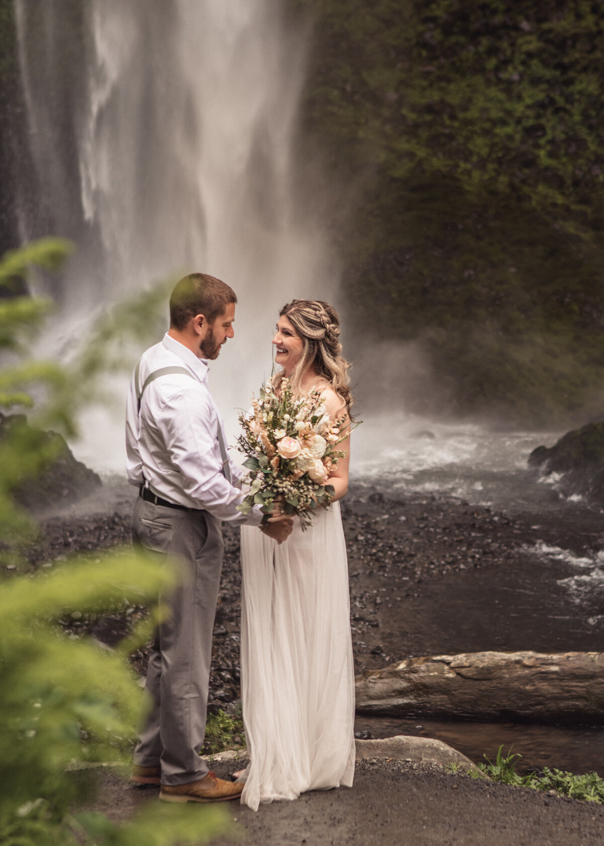 Columbia-Gorge-Elopement-Photographer