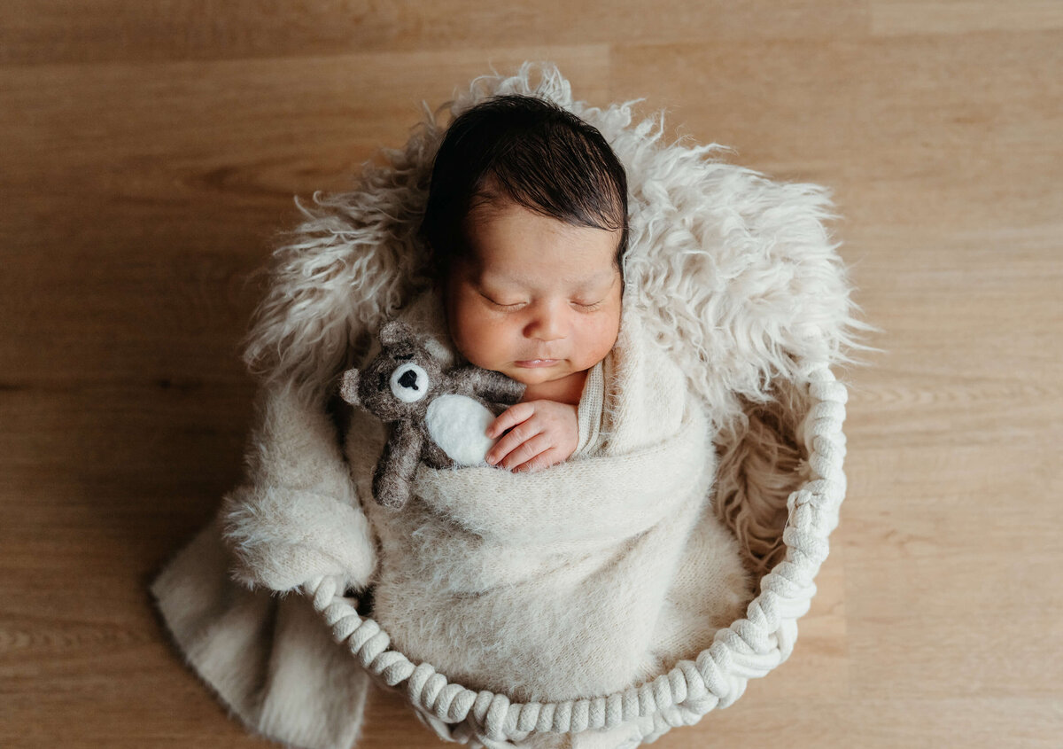 newborn-photographer-las-vegas-in-home