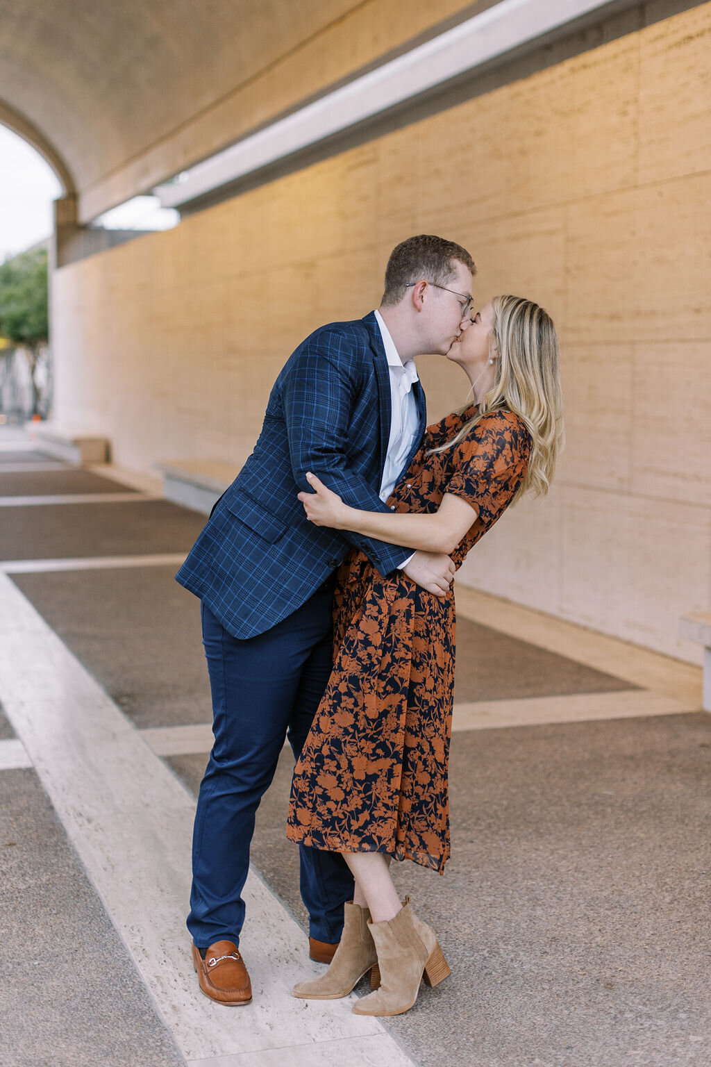 25-texas-spring-engagement-portraits