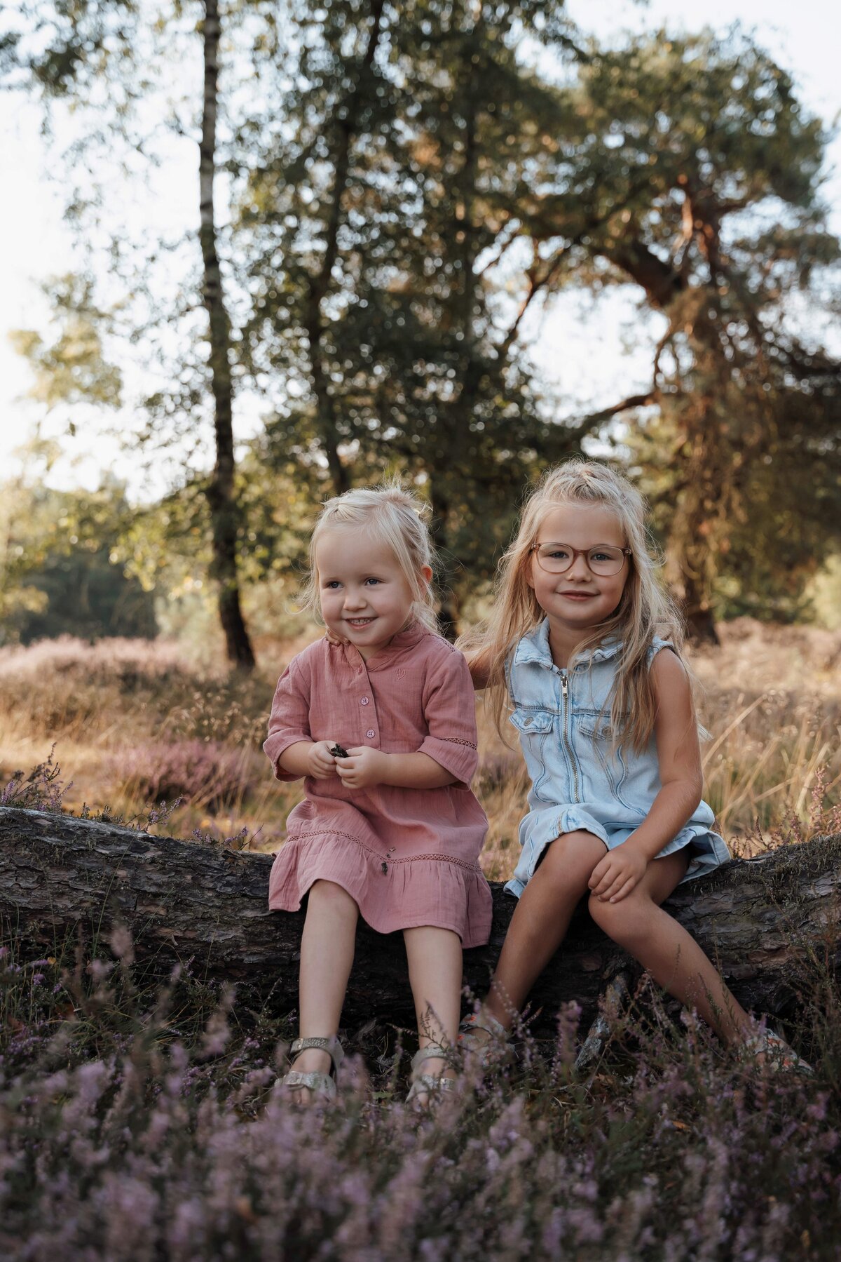 gezinsfotograaf roermond, gezinsfotograaf leudal, gezinsfotograaf haelen, gezinsfotografie limburg, gezinsfotograaf limburg, gezinsshoot leudal, gezinsshoot roermond, gezinsshoot haelen, gezinsfotograaf limburg, gezinsfotograaf brabant, spontane gezinsfoto's, spontane foto's met kinderen, spontane fotografie, gezinsfotograaf