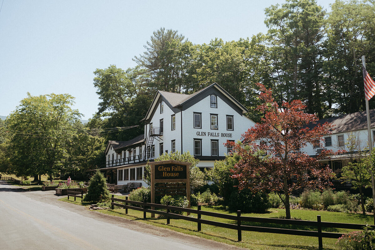 Glen-Falls-New-York-Wedding-Chelsea-Brooke-Events28