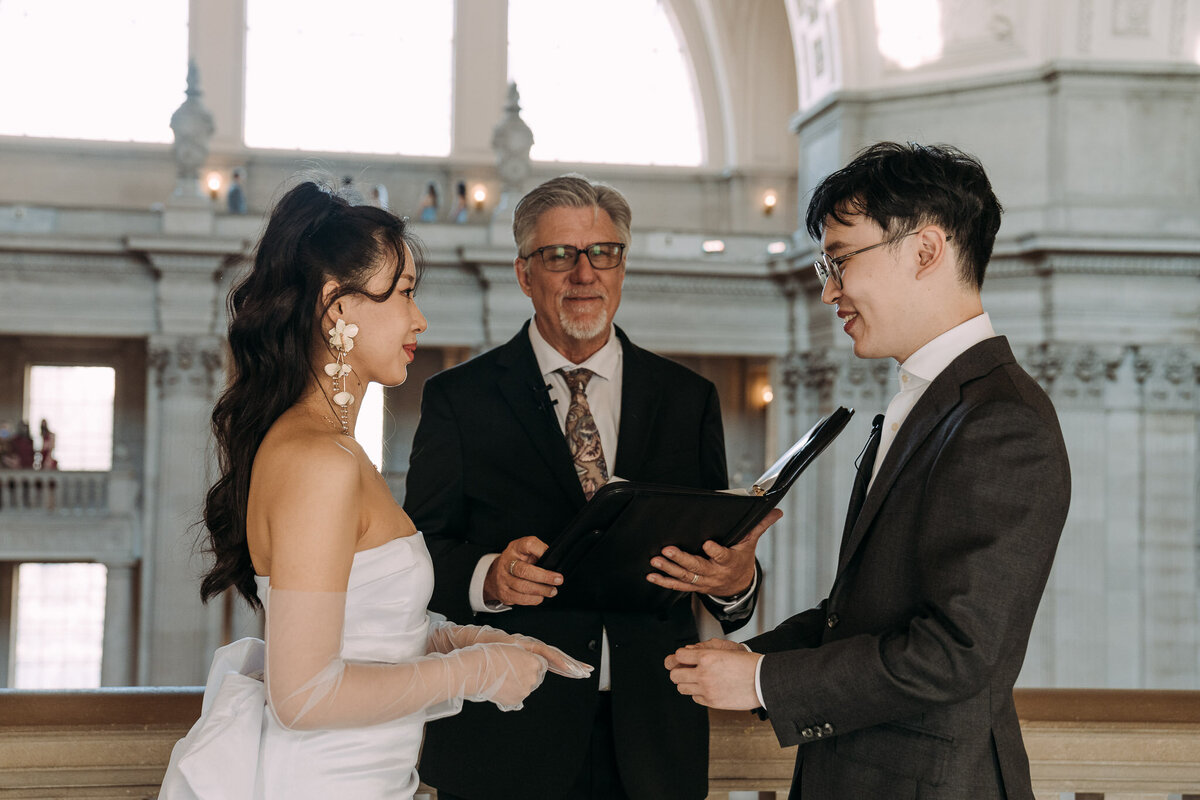 Joyce Li Photography Destination Wedding Elopement Engagement Lifestyle Portrait Photographer West Coast Seattle Washington California sfcityhallelopement-11