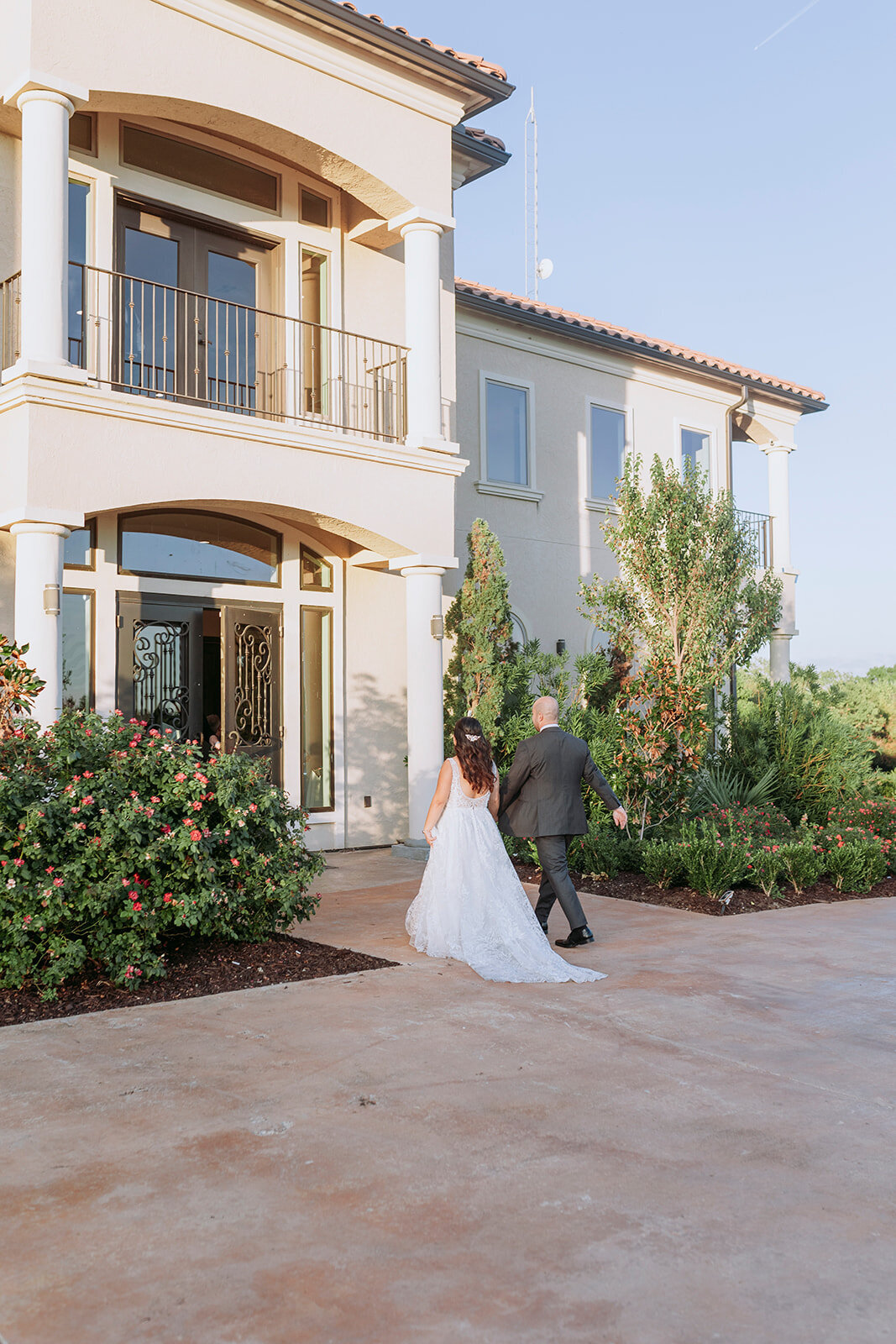 reTheBurrowWeddingPhotography-700