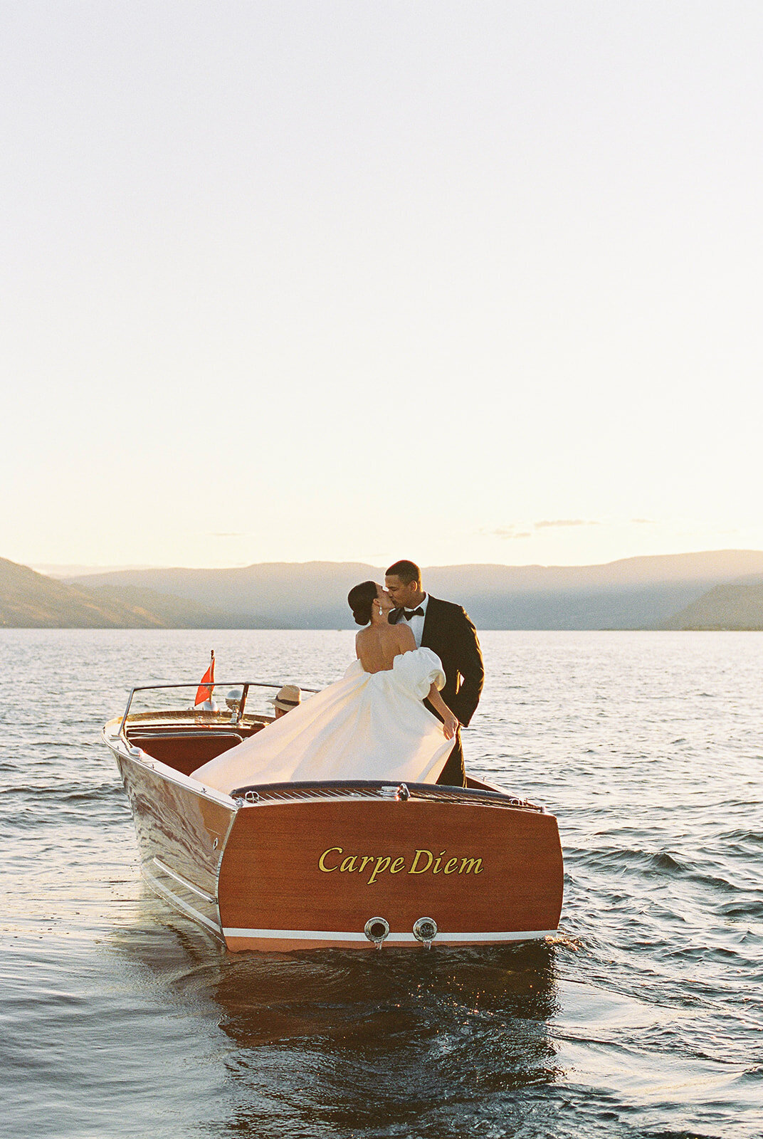 minted-photography-okanagan-kelowna-destination-wedding-photographer-wedding-château-okanagan-82