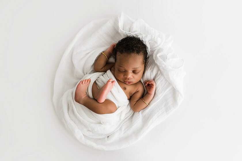 Abu-dhabi-newborn-photographer-dubai-baby-photography-8