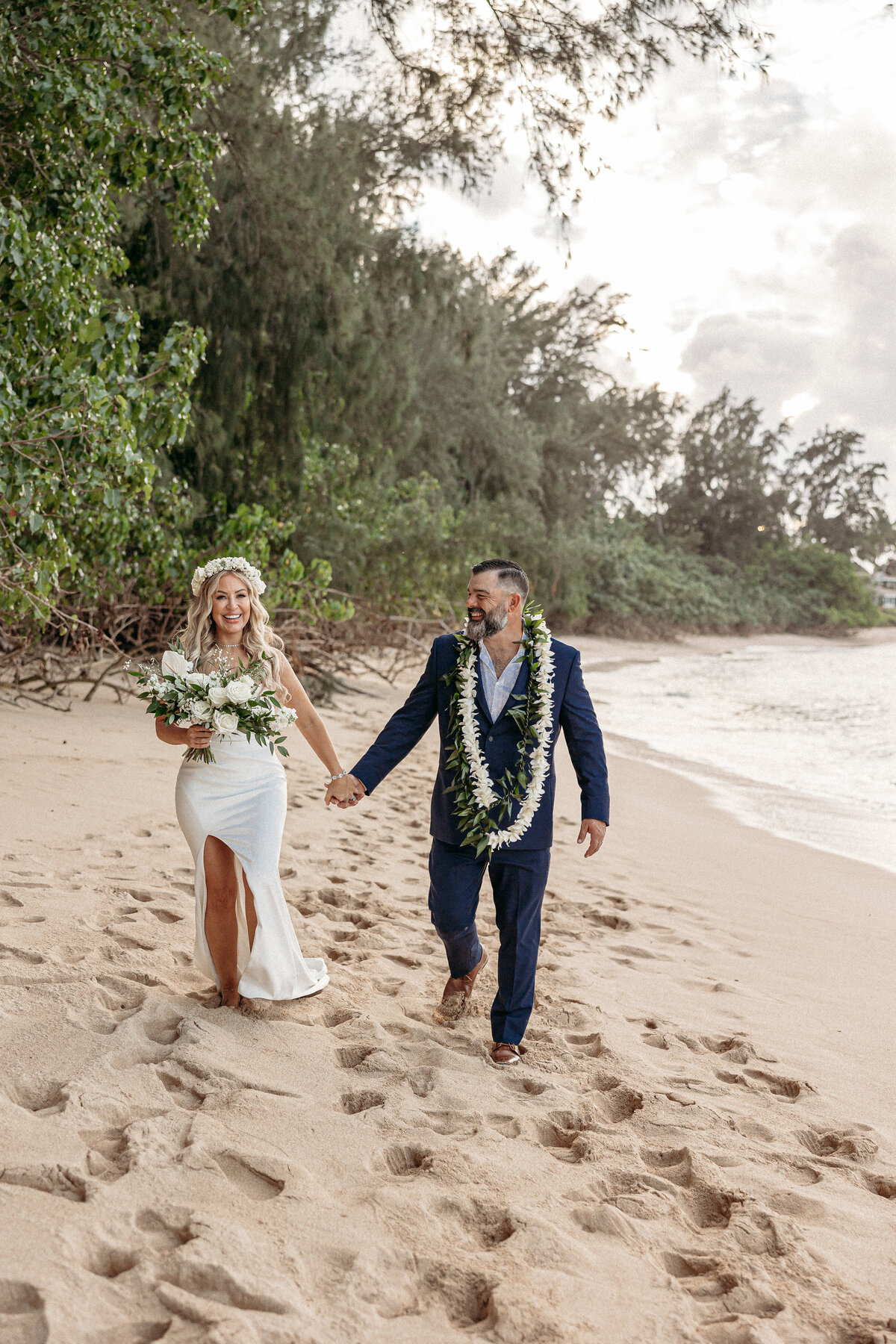 kawela-beach-elopement-14