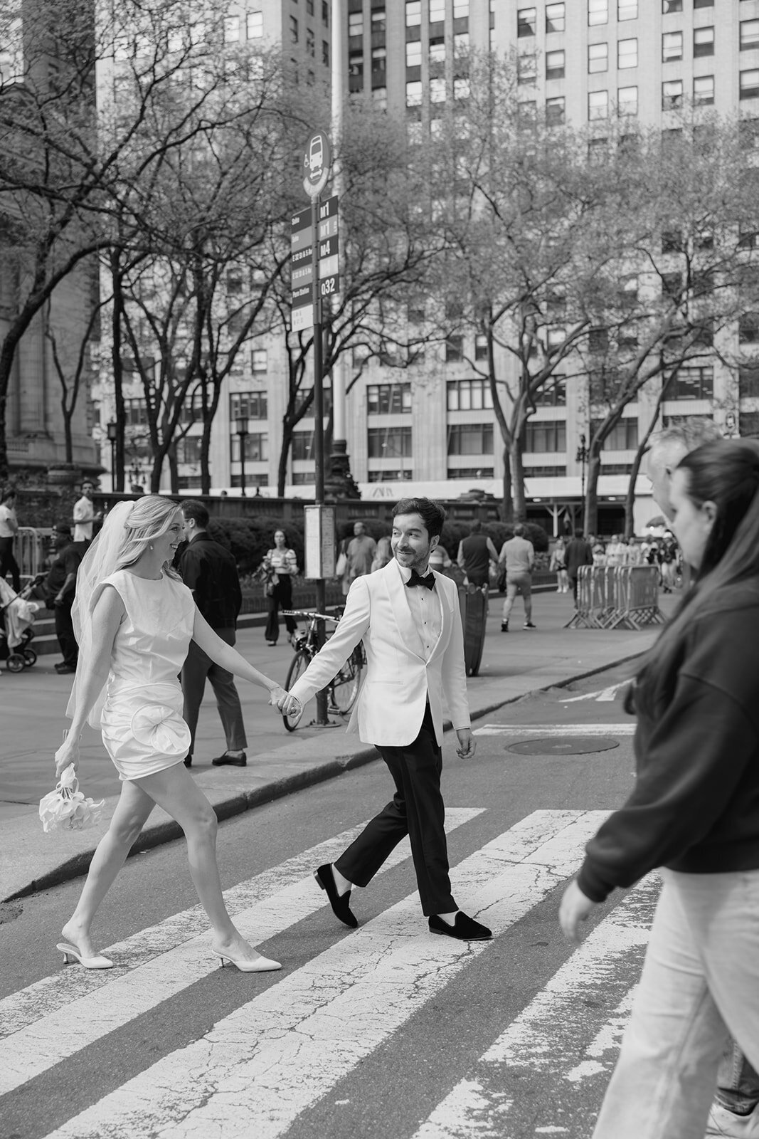 New York-City Hall-Elopement-Chic-Candid-Wedding-Larisa-Shorina-151