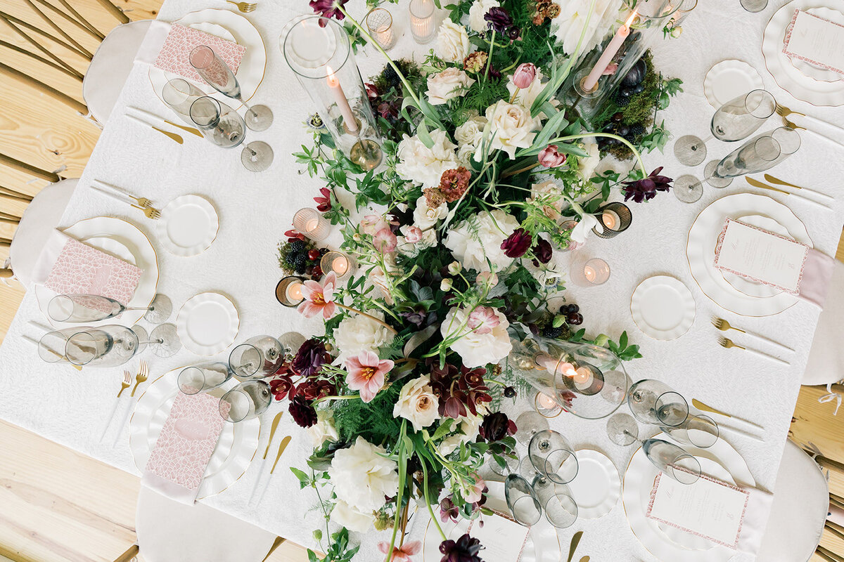 blush-burgundy-wedding-table-centerpiece