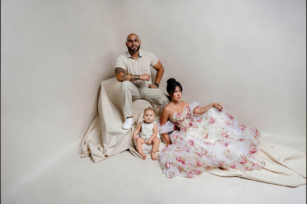 07 - vanity fair style family portraits in miami by lisset galeyev photography