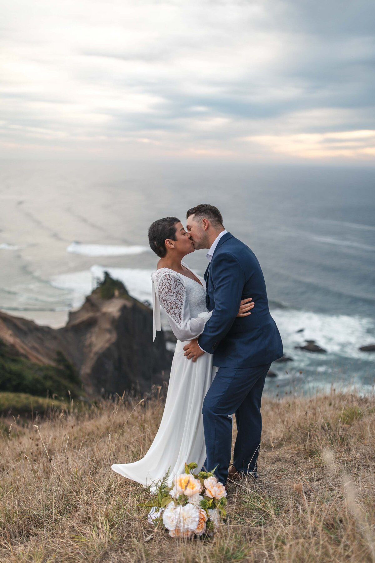 gods-thumb-elopement-oregon-coast-hike-58