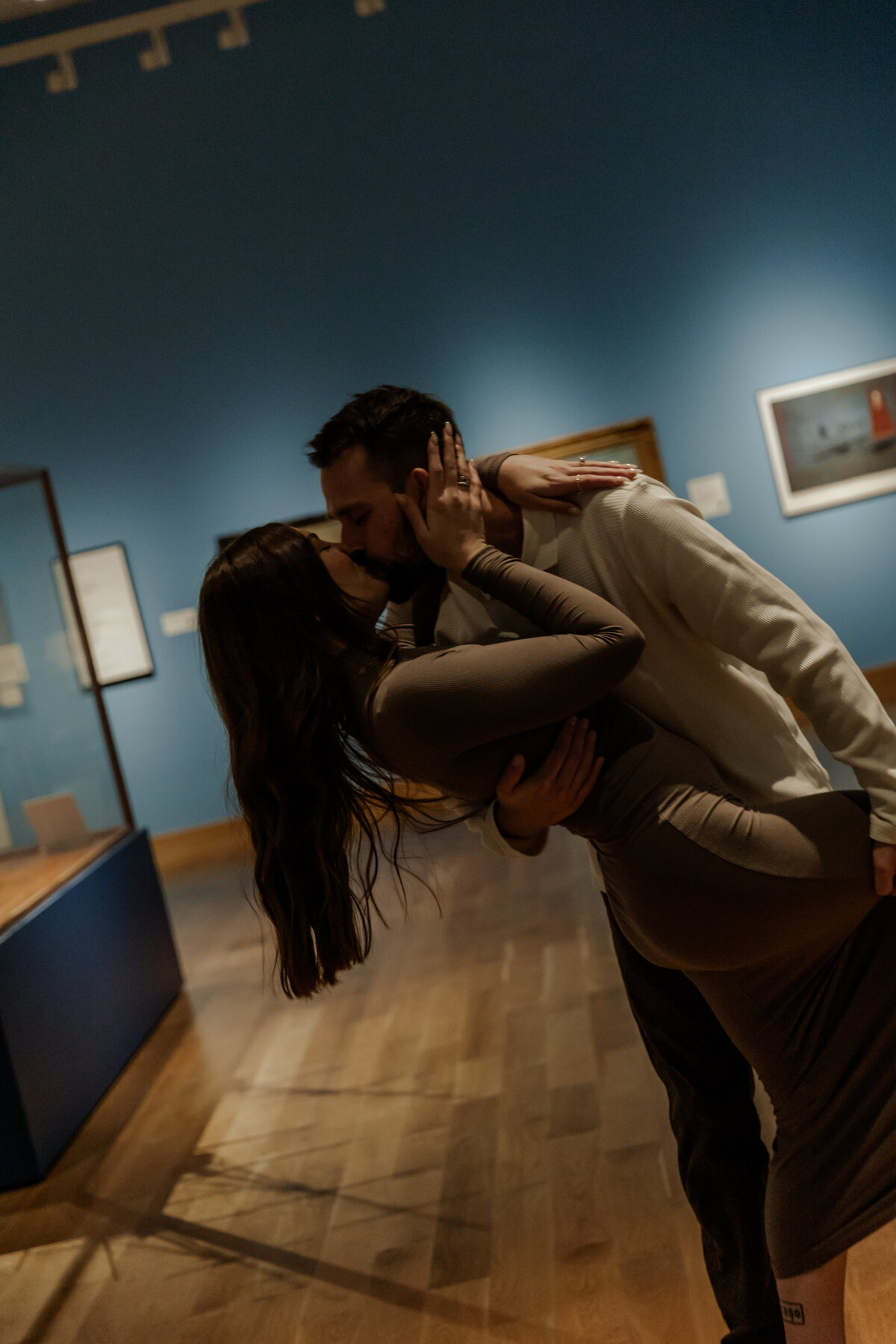 Art Museum Engagement photo pose ideas 
