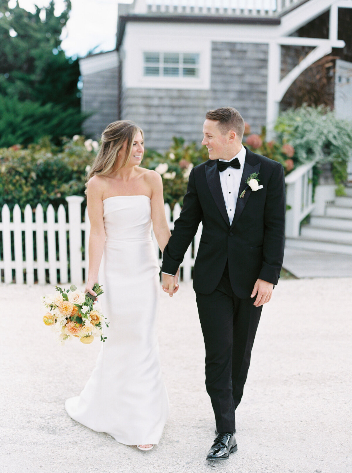 Emily March Photography Wilmington, North Carolina and Destination Wedding Engagement Photographer Heirloom Photography for Memorable Gatherings Light Airy Sentimental Imagery Images Weddings_Castle Hill Inn Wedding - 025