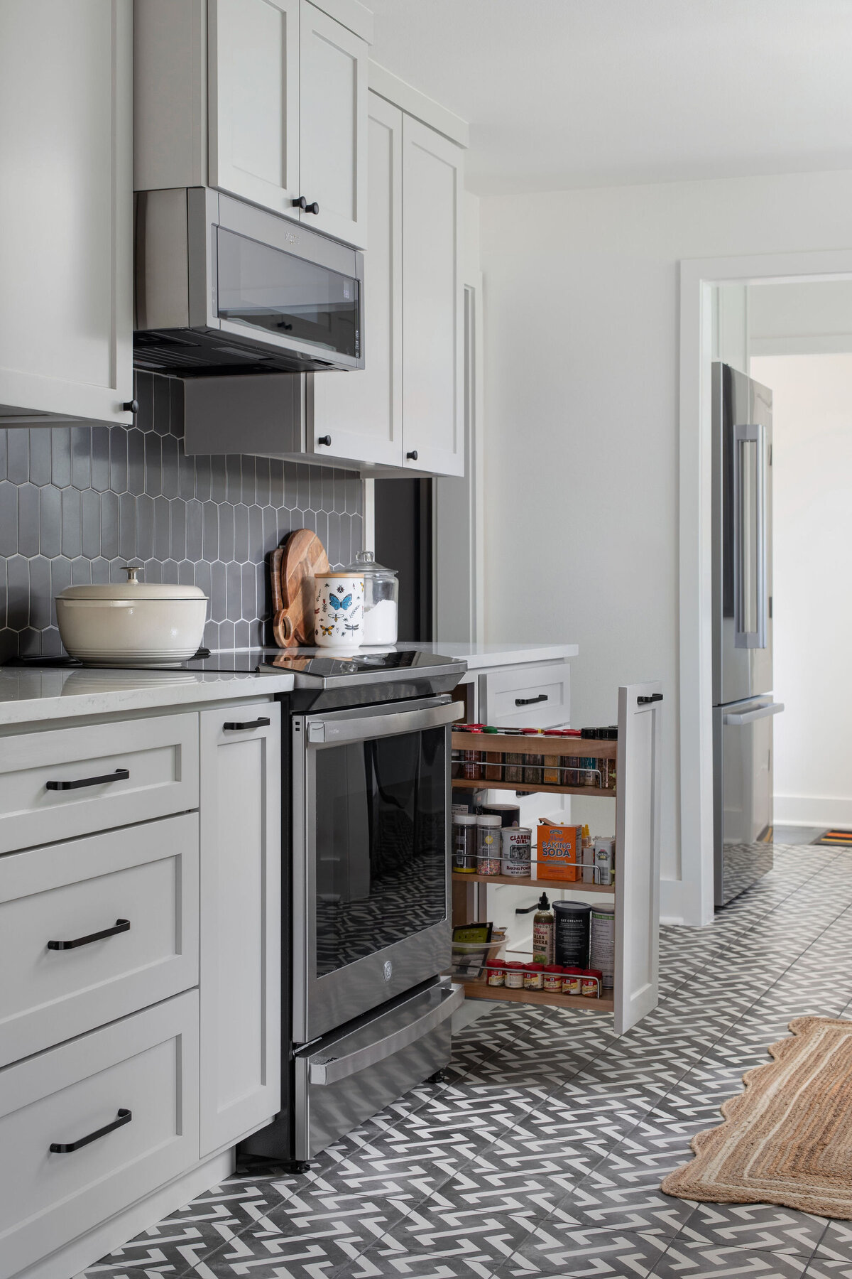 hello-home-kitchen-storage-solution-modern-cabinet-design-austin-tx-14