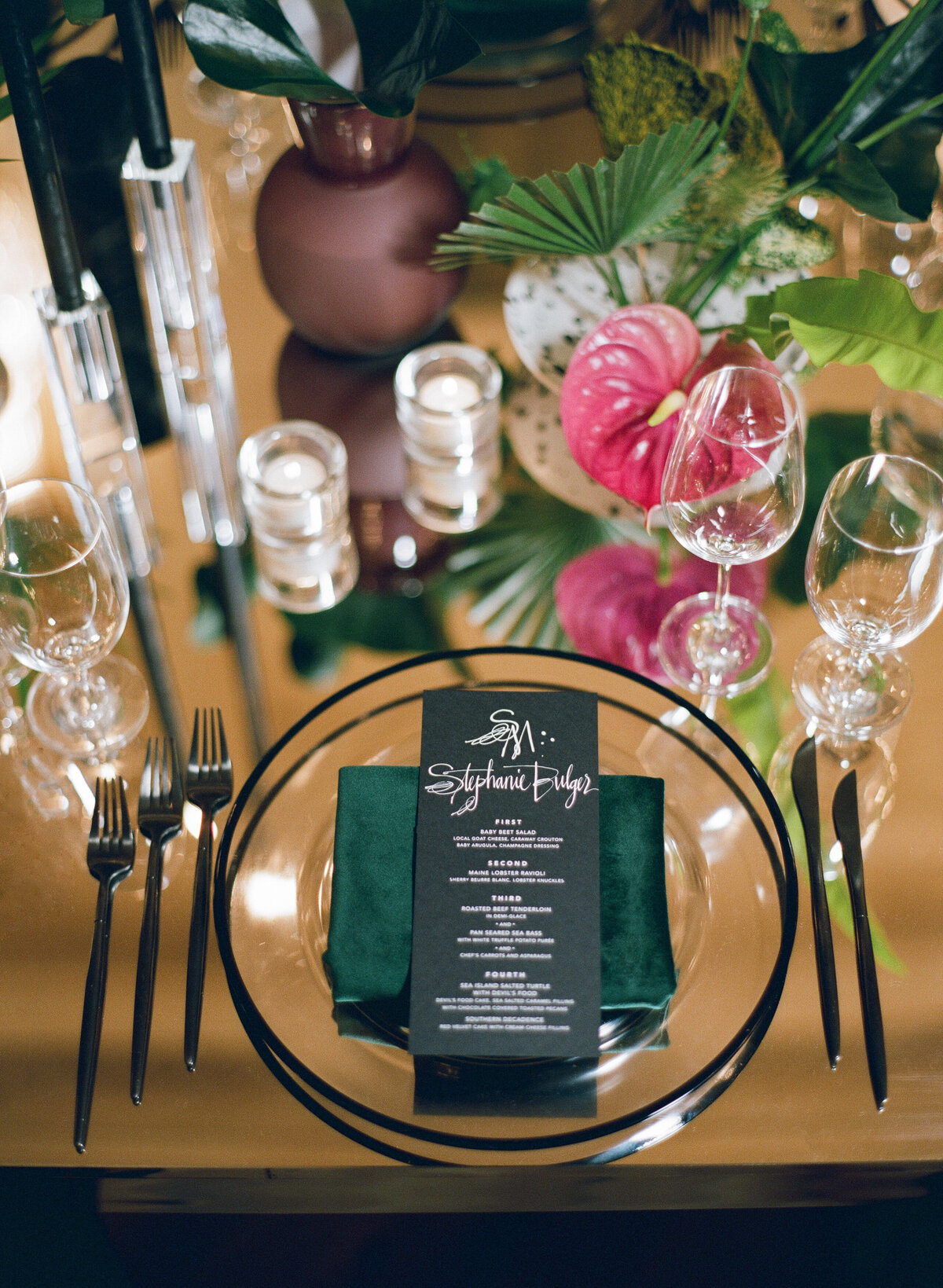 sea-island-wedding-black-green-club-room