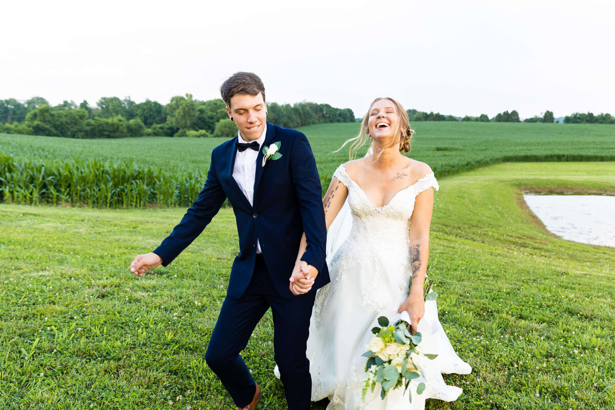 Bride and groom portraits in the grounds of the Ruby Cora wedding venue in Clarksville, TN