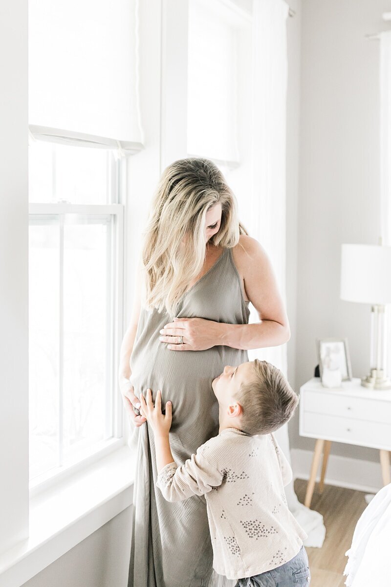 Mount-Pleasant-Maternity-Session-In-Home-Lifestyle_0029
