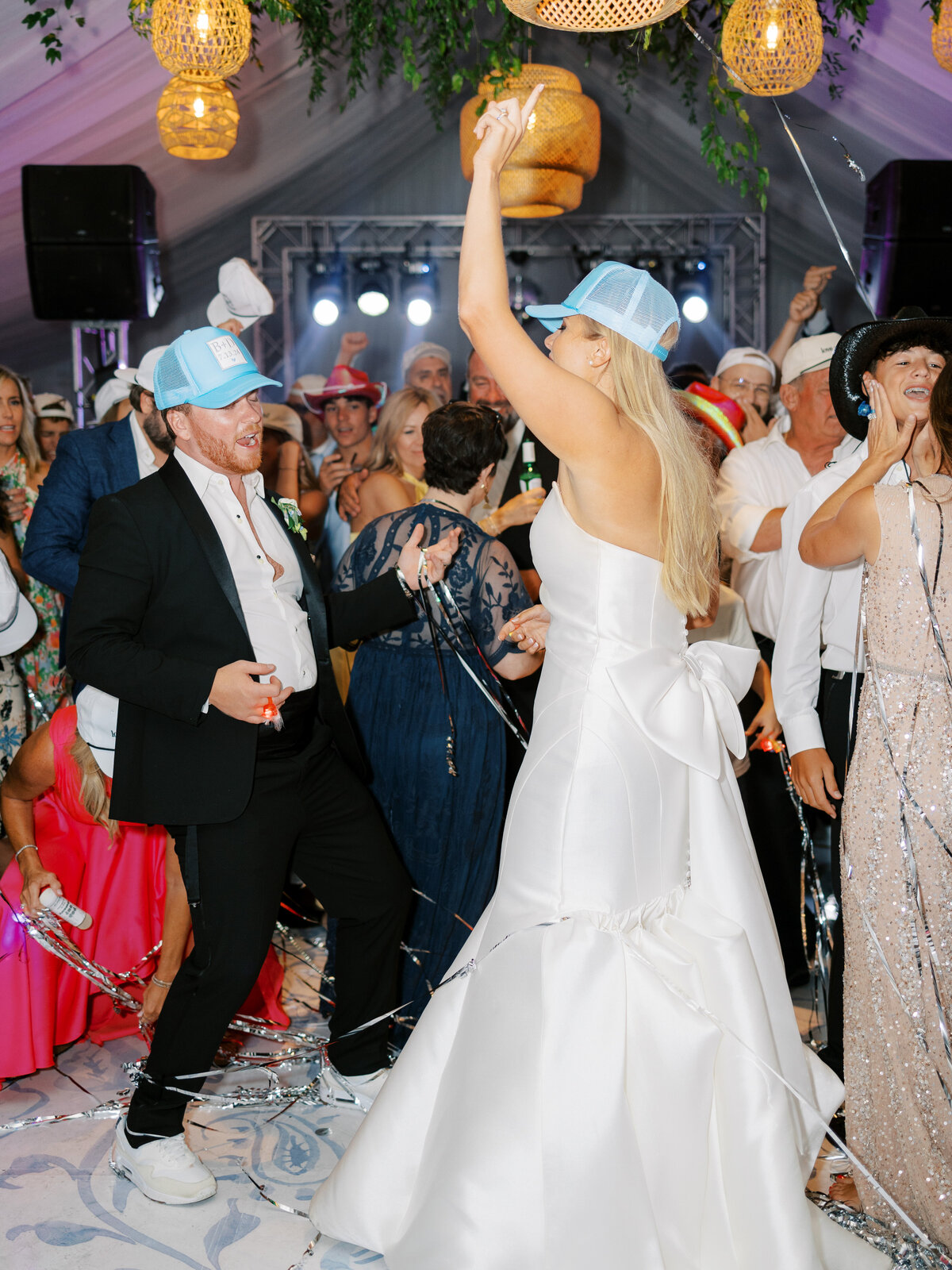Arkansas Inn at Carnall Hall Wedding | Shalae Byrd-133