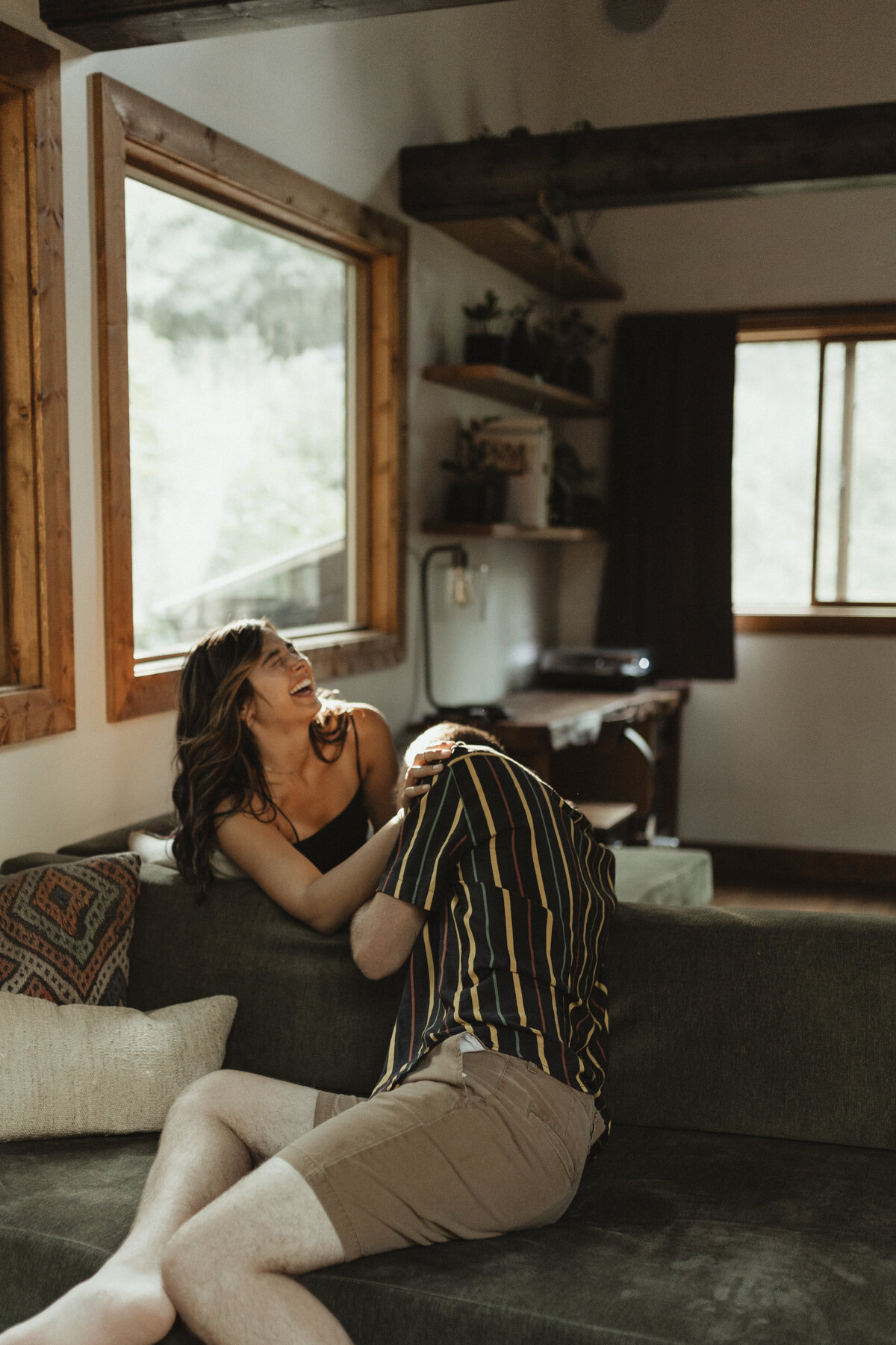 casualcouplesinhomesessionkansascityphotographer-21