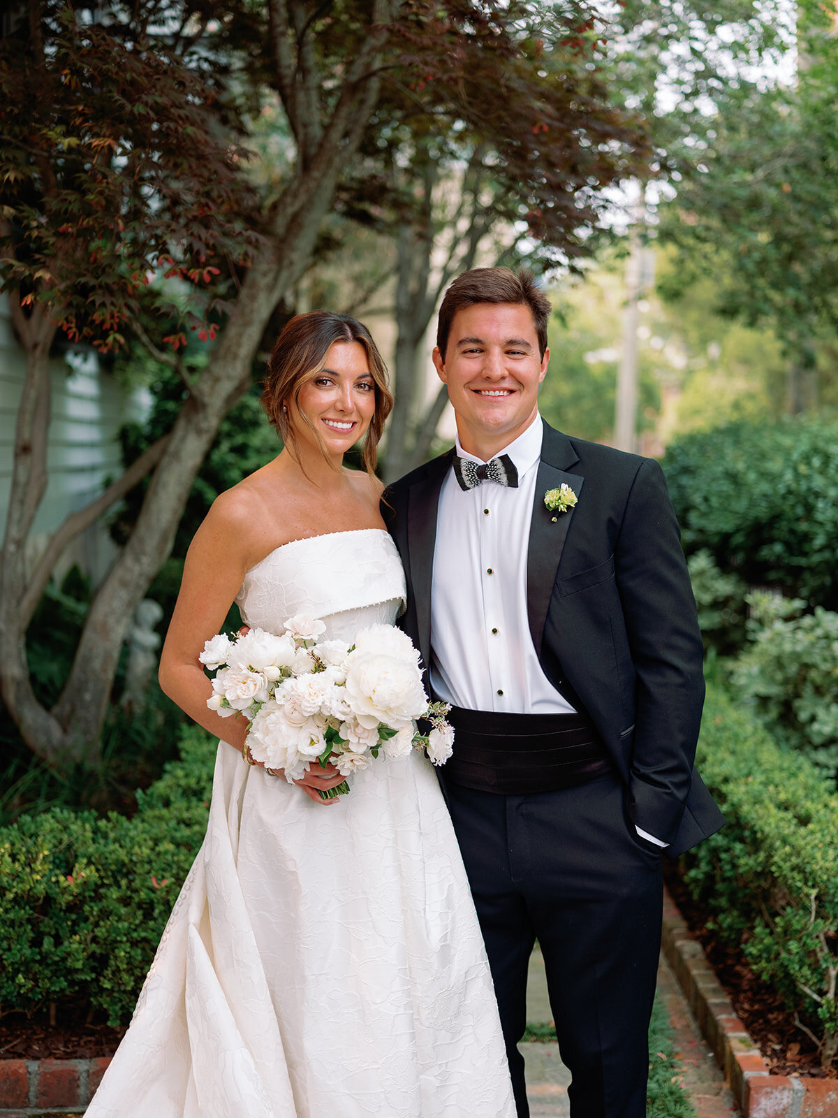 Classic Charleston Wedding with green & white at Hibernian Hall by Sarah Bradshaw 0165