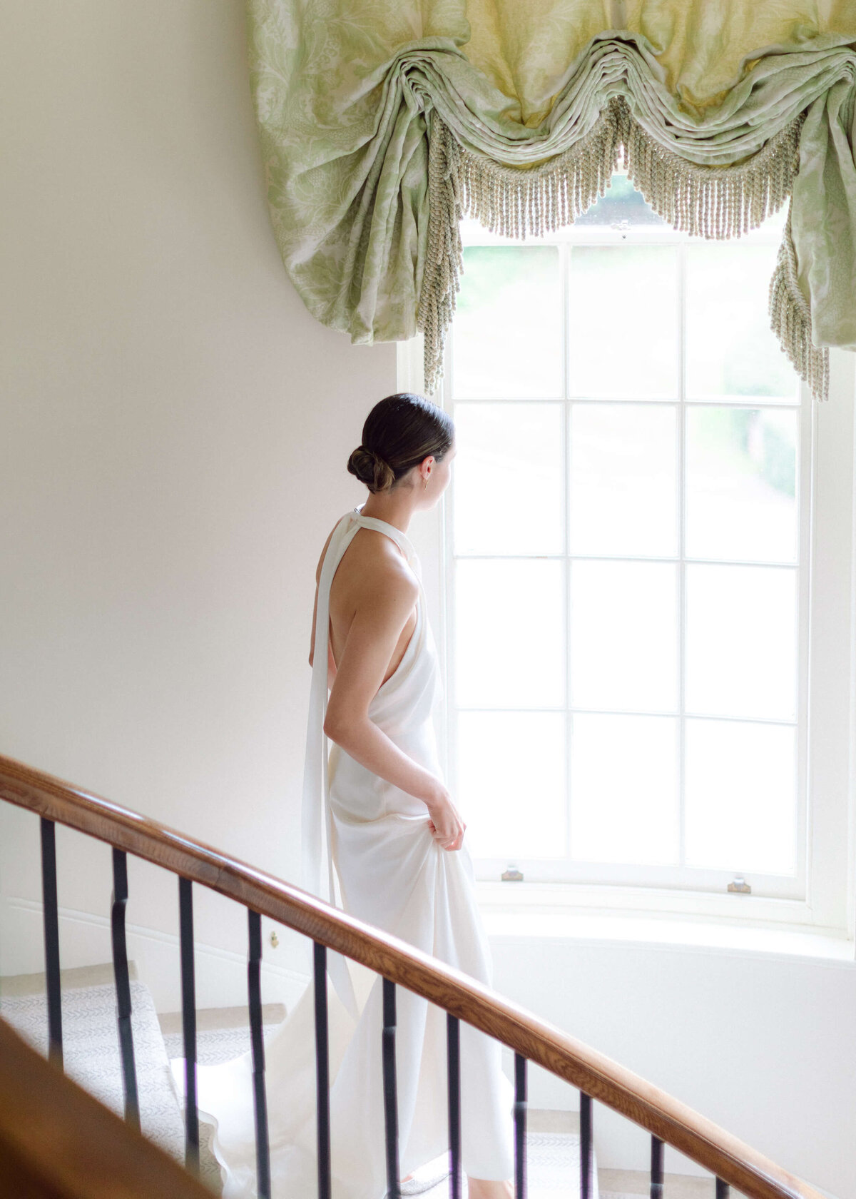 chloe-winstanley-weddings-stairs-halfpenny-dress