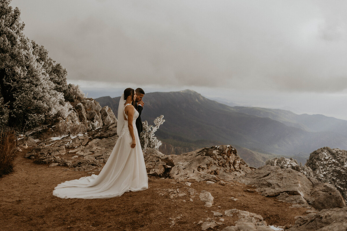 sandia-peak-tram-elopement-new-mexico-17