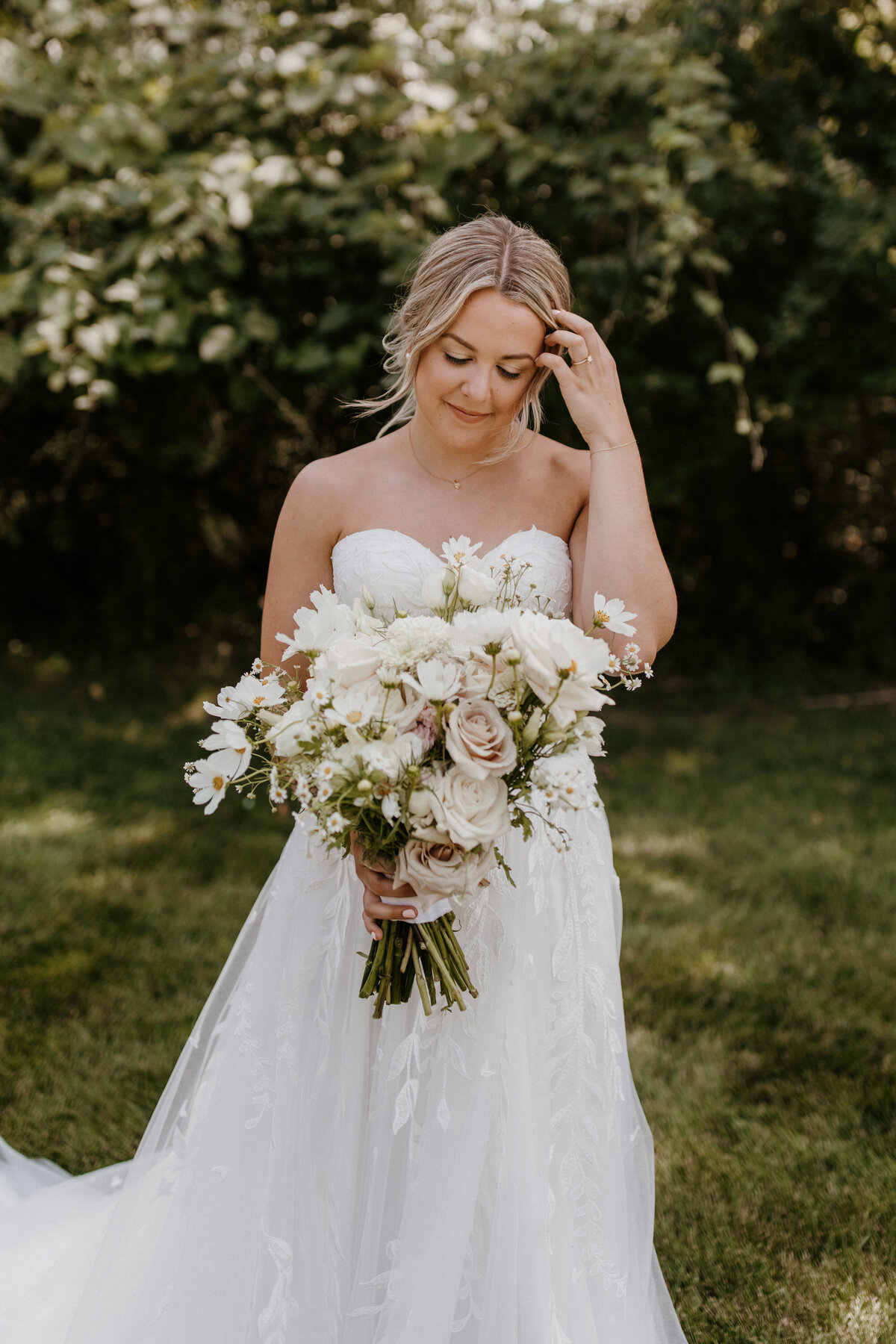 StLouis-Wedding-Photographer-JoyLynnPhotography-KnottingHills-Mary+Austin-Portraits77