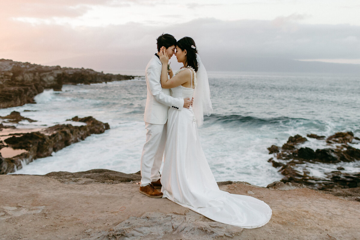 Maui Cliff wedding 