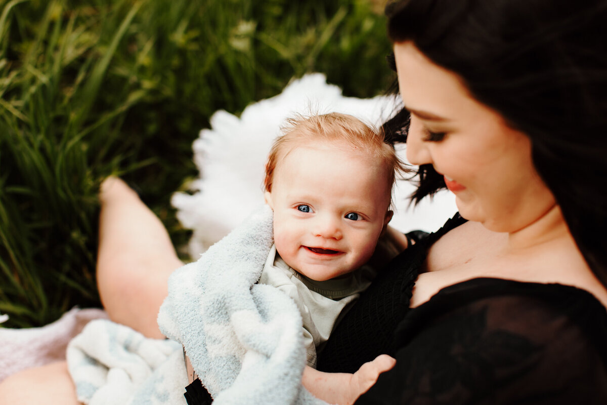 Motherhood photography NW Arkansas, motherhood portraits near me, mommy and me photography NW Arkansas