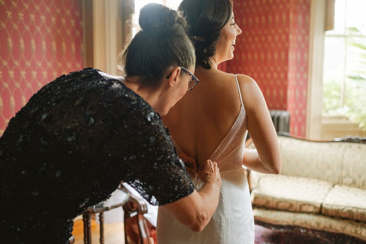 documentary photographer garden greenhouse wedding-23