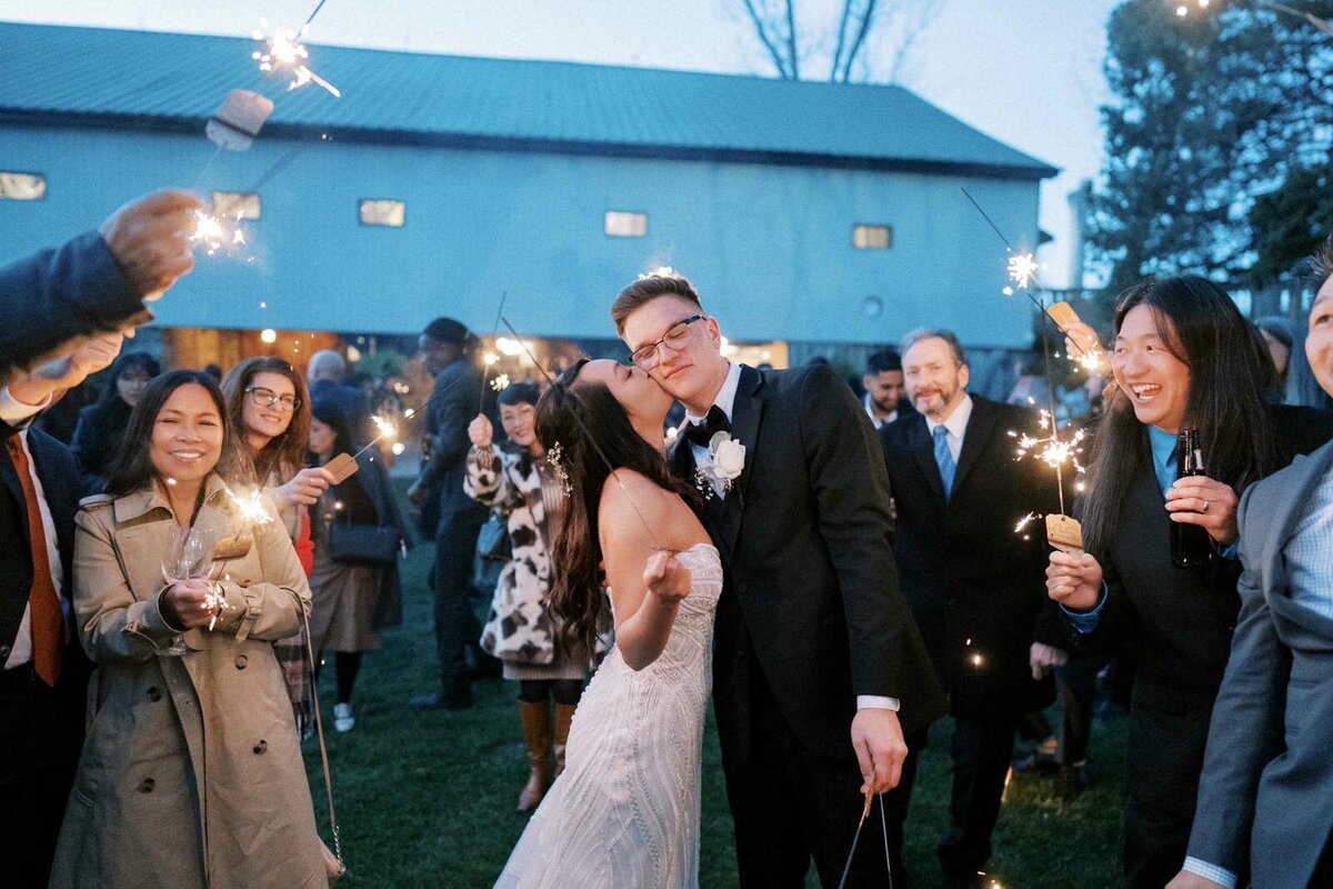 W11-Wedding-Photos-Caledon-Valley-Estate-Eleanor-and-Michael-2024-11-02-2500px-1191