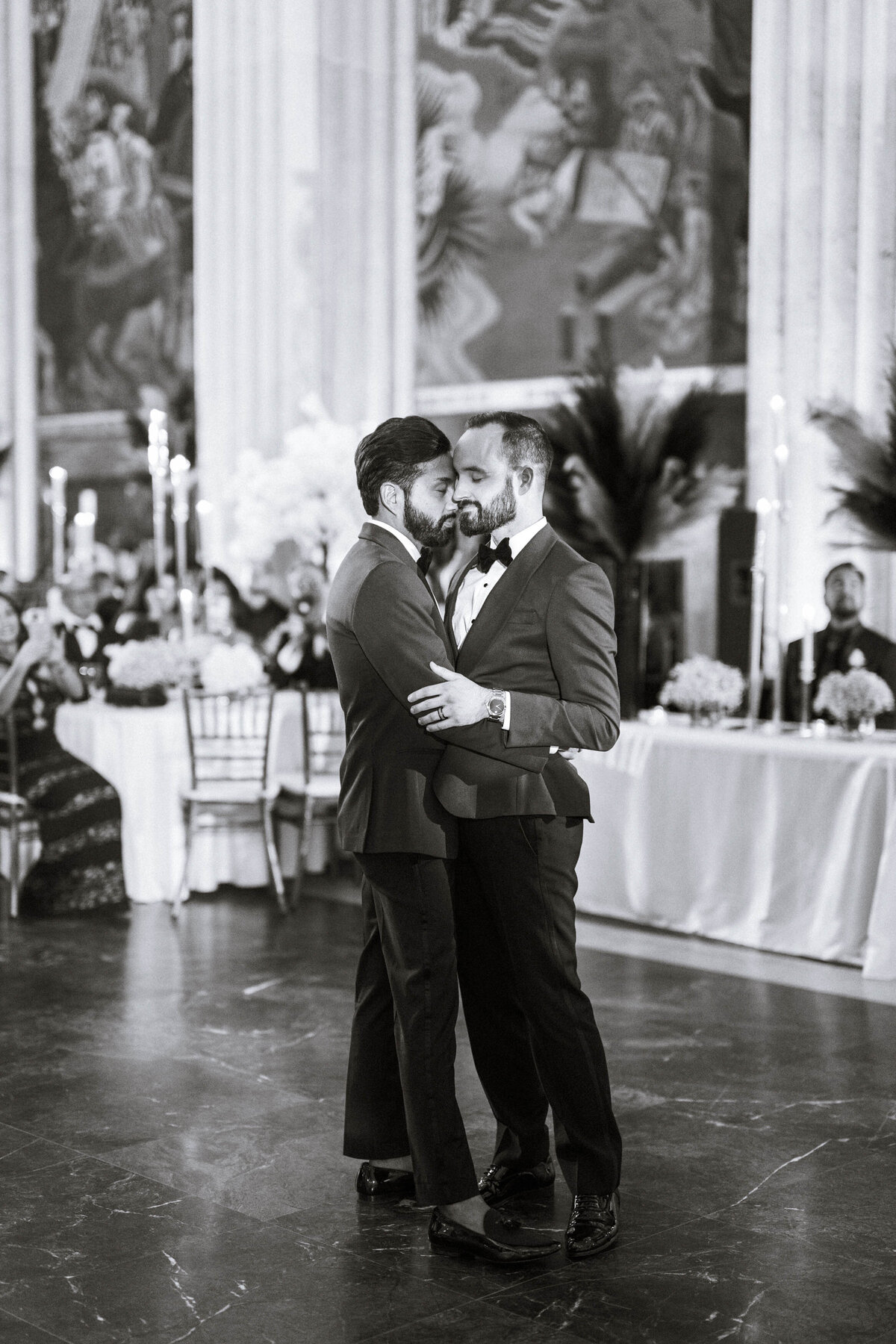 two-grooms-share-first-dance